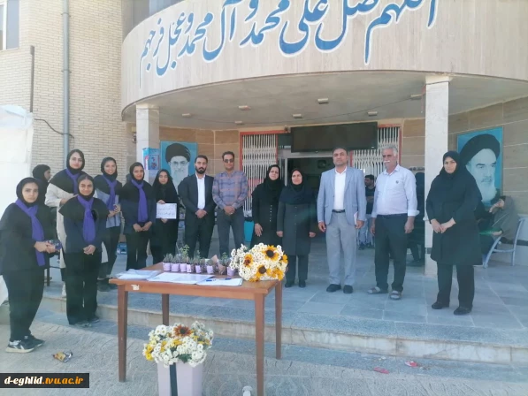 بازدید فرماندار محترم شهرستان از نحوه ثبت نام دانشجویان نوورود در آموزشکده دختران اقلید در آغاز سال تحصیلی جدید